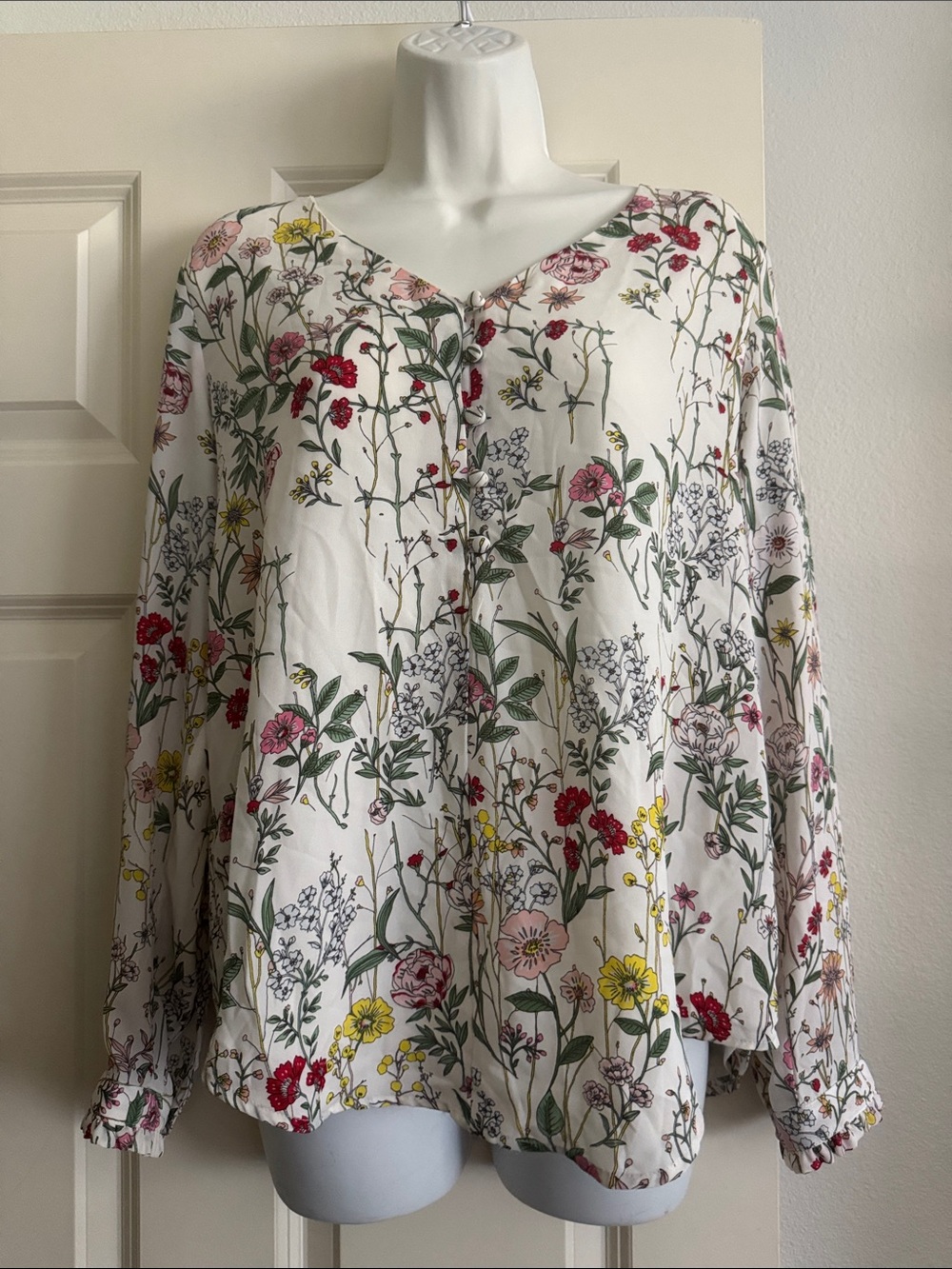 Loft Floral V-Neck Long-Sleeves Button Front Floral Blouse size M
